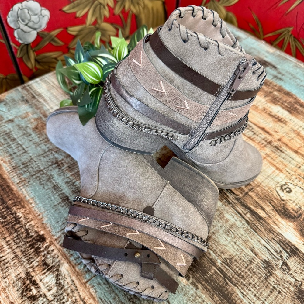Women’s “JellyPop” Western Ankle Boots | #Z46
